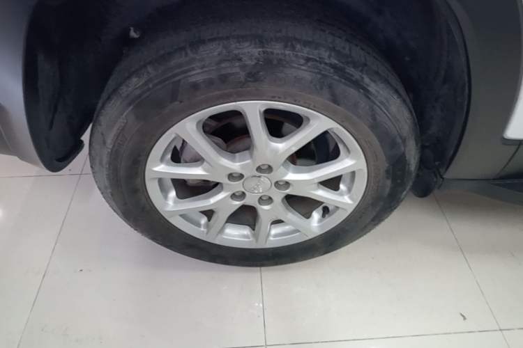 Used Jeep Cherokee 2016 2.4L Leading Smart Version Right Rear Wheel Hub