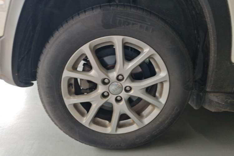 Used Jeep Cherokee 2016 2.4L Leading Edition Right Rear Wheel Hub