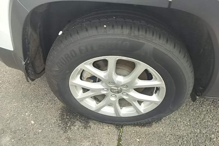 Used Jeep Cherokee 2016 2.4L Professional Smart Version Right Rear Wheel Hub
