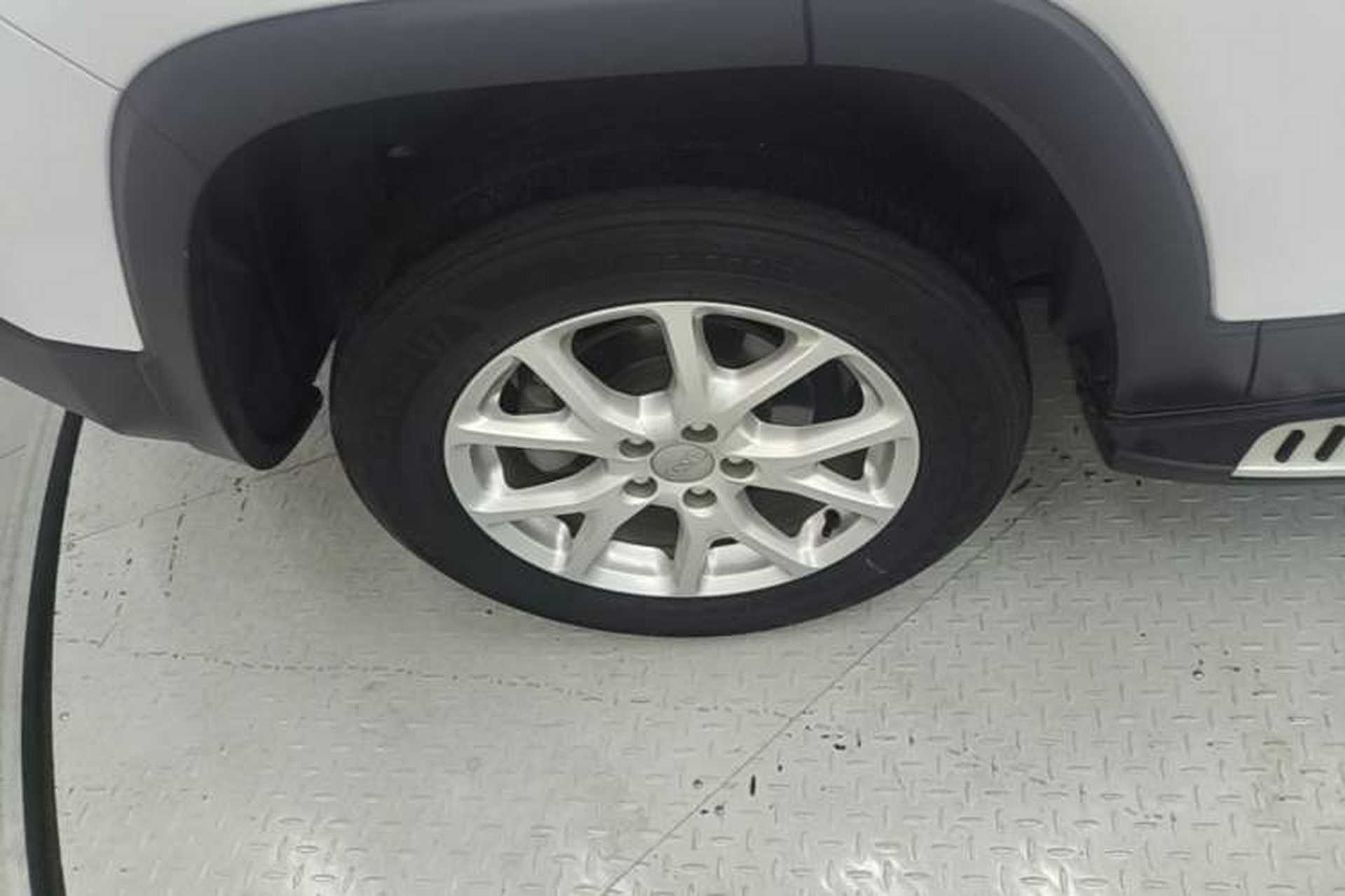 Used Jeep Cherokee 2016 2.4L Leading Edition Right Rear Wheel Hub
