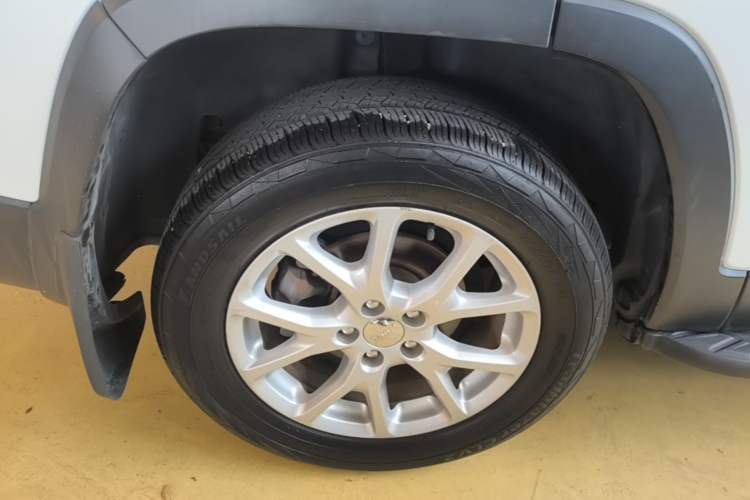 Used Jeep Cherokee 2016 2.0L Leading Edition Right Rear Wheel Hub