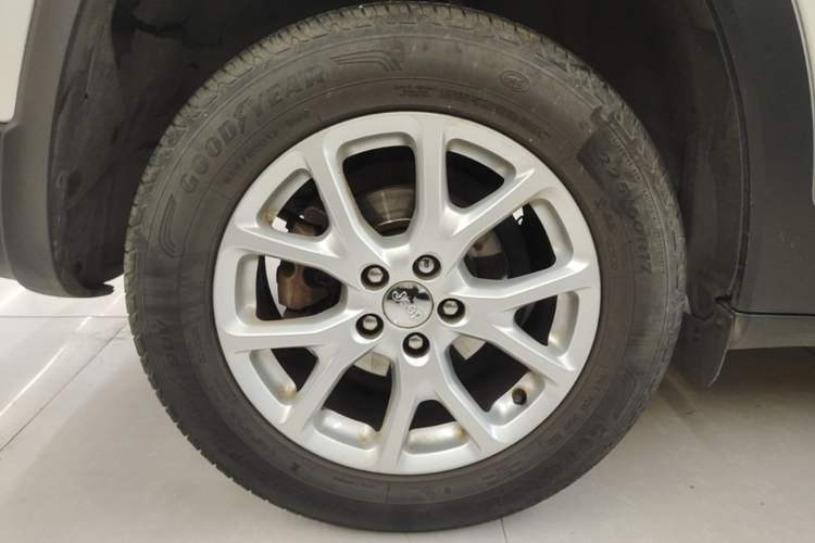 Used Jeep Cherokee 2016 2.4L Leading Edition Right Rear Wheel Hub