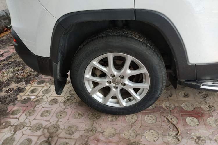 Used Jeep Cherokee 2016 2.0L Leading Edition Right Rear Wheel Hub