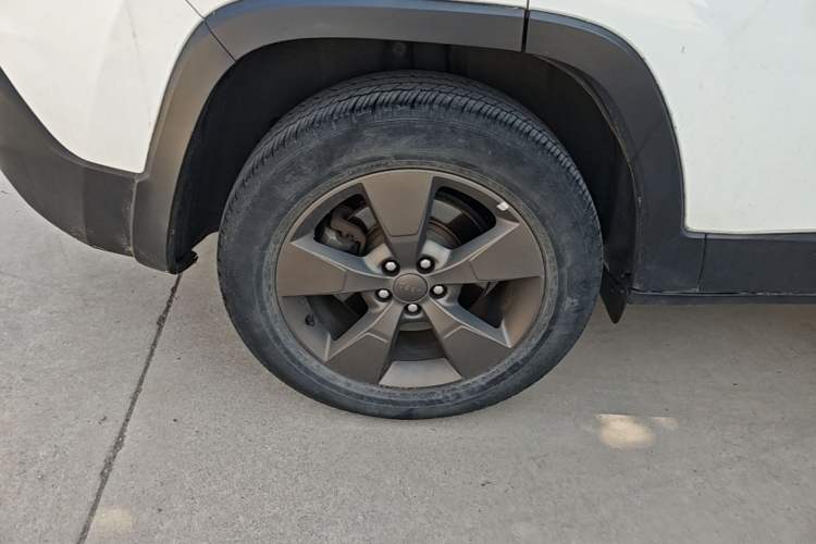 Used Jeep Cherokee 2016 2.4L 75th Anniversary Edition Right Rear Wheel Hub