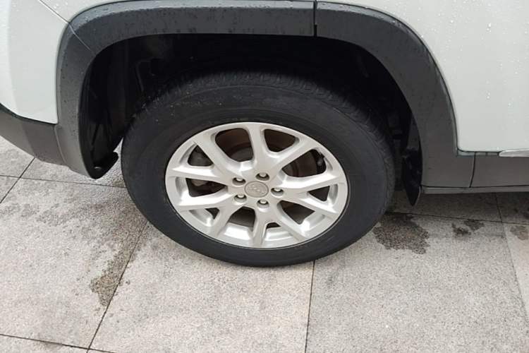 Used Jeep Cherokee 2016 2.4L Professional Smart Version Right Rear Wheel Hub
