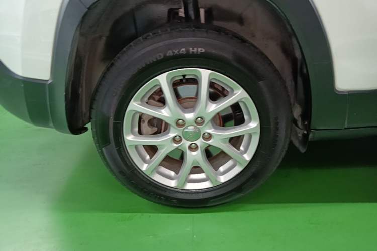 Used Jeep Cherokee 2016 2.4L Professional Edition Right Rear Wheel Hub