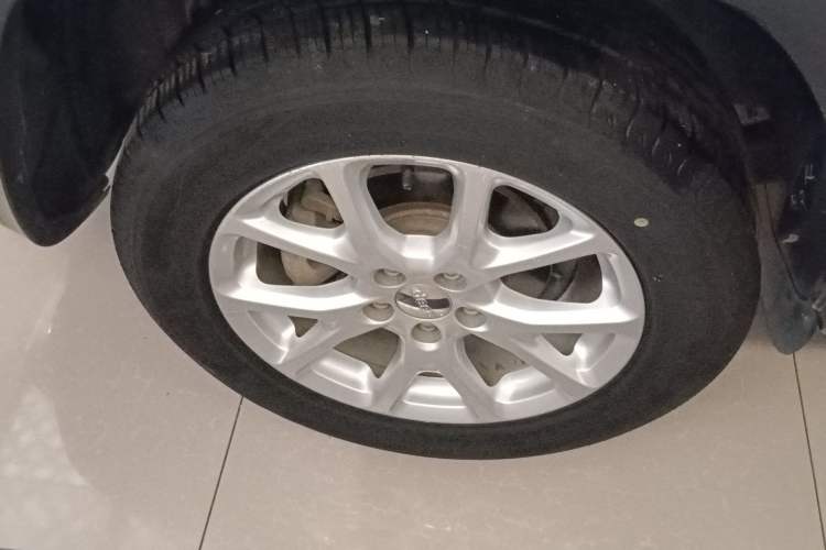 Used Jeep Cherokee 2016 2.0L Superior Edition Right Rear Wheel Hub