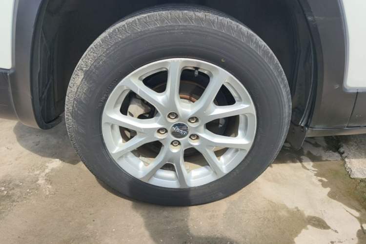 Used Jeep Cherokee 2016 2.0L Smart Version Right Rear Wheel Hub