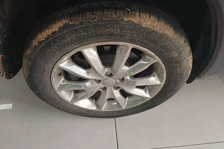 Used Jeep Cherokee 2016 2.4L Superior Edition Right Rear Wheel Hub