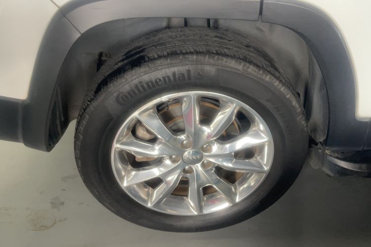 Used Jeep Cherokee 2016 2.4L Superior Edition Right Rear Wheel Hub
