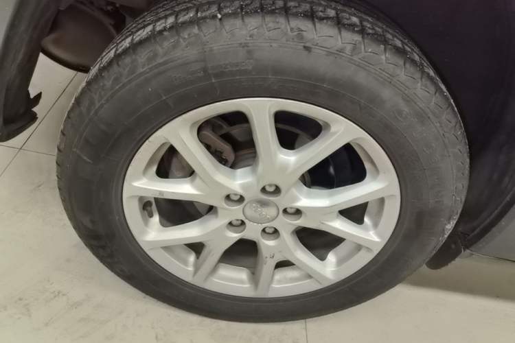 Used Jeep Cherokee 2016 2.4L Leading Edition Right Rear Wheel Hub