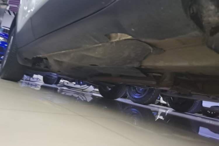 Used Jeep Cherokee 2016 2.4L Professional Edition Right Side Sill