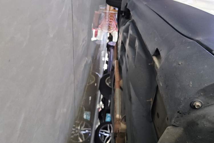 Used Jeep Cherokee 2016 2.4L Professional Smart Version Right Side Sill