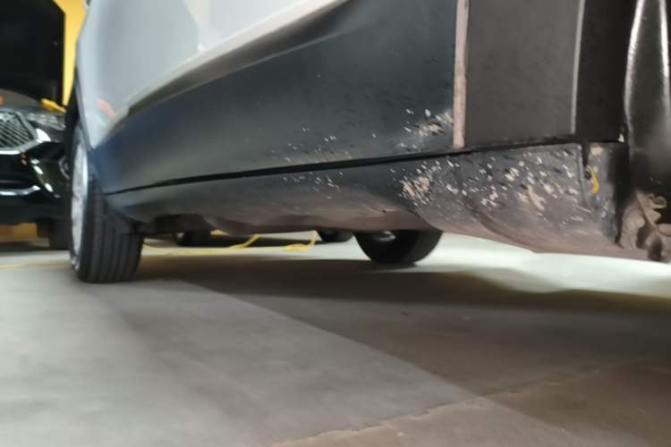 Used Jeep Cherokee 2016 2.4L Professional Edition Right Side Sill