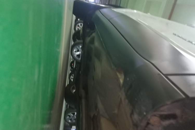 Used Jeep Cherokee 2016 2.0L Superior Edition Right Side Sill