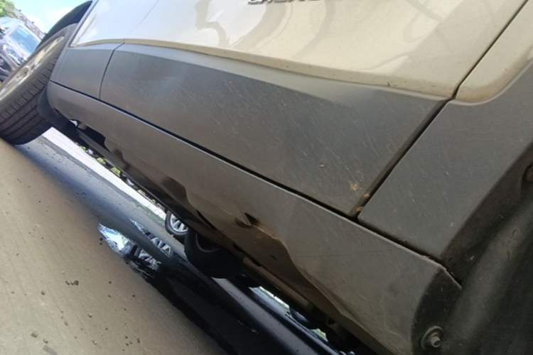 Used Jeep Cherokee 2016 2.4L Professional Edition Right Side Sill