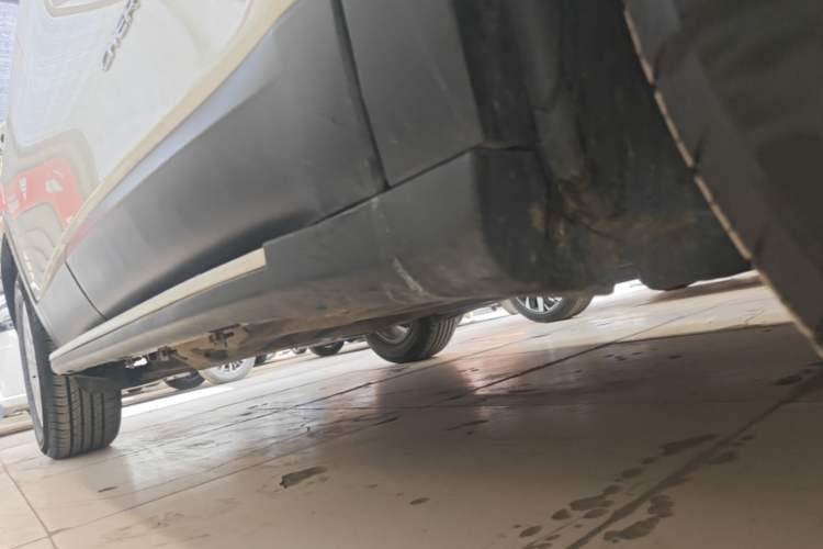 Used Jeep Cherokee 2016 2.4L Professional Edition Right Side Sill