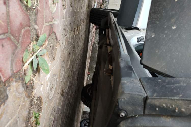 Used Jeep Cherokee 2016 2.0L Leading Edition Right Side Sill