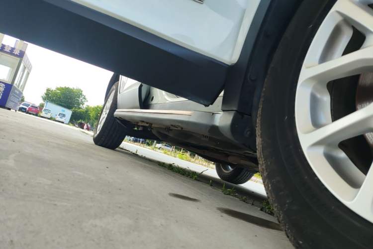 Used Jeep Cherokee 2016 2.4L Leading Edition Right Side Sill