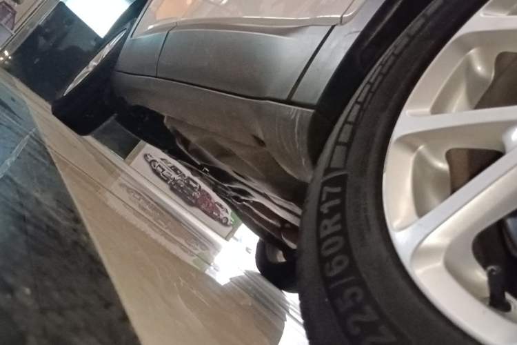 Used Jeep Cherokee 2016 2.0L Superior Edition Right Side Sill