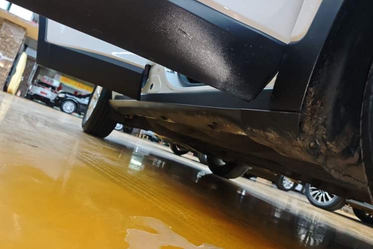 Used Jeep Cherokee 2016 2.4L Leading Edition Right Side Sill