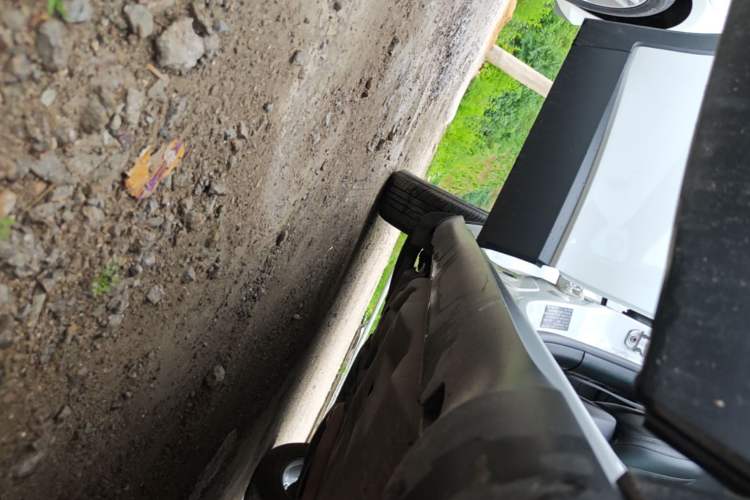 Used Jeep Cherokee 2016 2.4L Professional Edition Right Side Sill