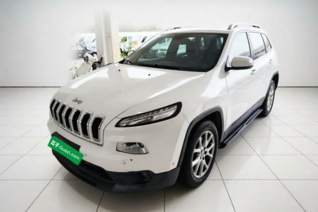 Jeep Cherokee 2016 2.4L Leading Edition مستعملة