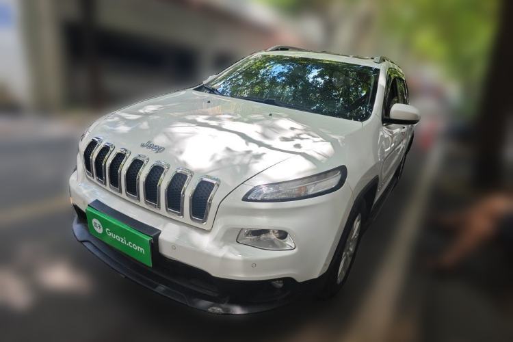 Used Jeep Cherokee 2016 2.0L Superior Edition Guazi used car, China used car export, Used car for sale, Used cars, Cheapest cars for sale