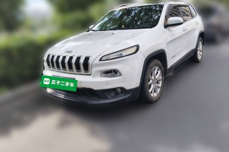 Used Jeep Cherokee 2016 2.0L Superior Edition Guazi used car, China used car export, Used car for sale, Used  cars, Cheapest cars for sale