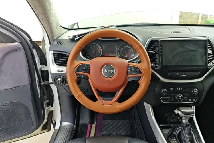 Used Jeep Cherokee 2016 2.4L Leading Edition Steering Wheel