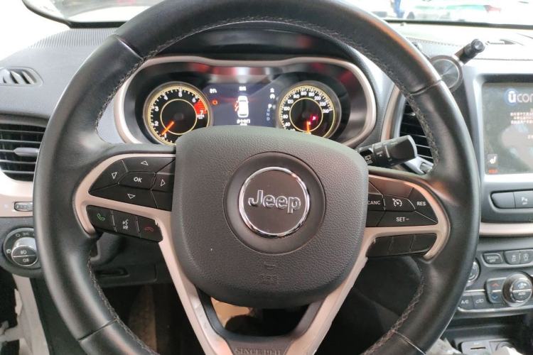 Used Jeep Cherokee 2016 2.4L Leading Smart Version Steering Wheel