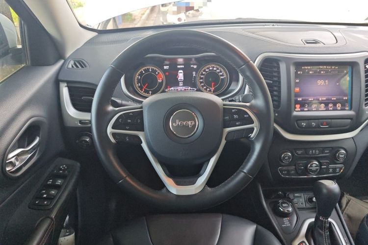 Used Jeep Cherokee 2016 2.4L Superior Edition Steering Wheel