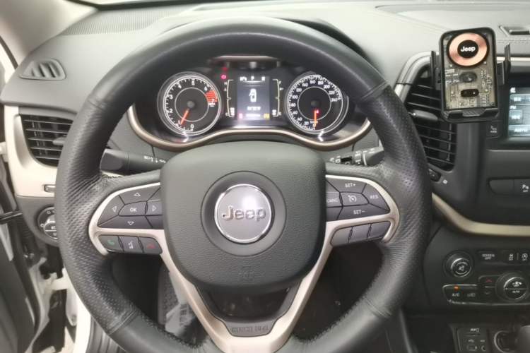 Used Jeep Cherokee 2016 2.4L Leading Edition Steering Wheel
