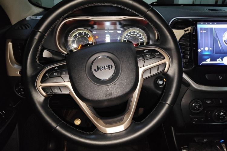 Used Jeep Cherokee 2016 2.0L Superior Edition Steering Wheel
