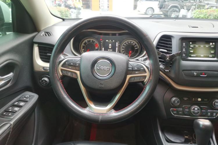 Used Jeep Cherokee 2016 2.4L Leading Edition Steering Wheel
