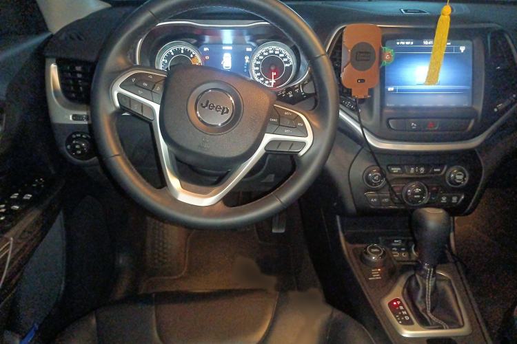 Used Jeep Cherokee 2016 2.4L Professional Edition Steering Wheel