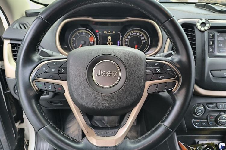 Used Jeep Cherokee 2016 2.4L Leading Edition Steering Wheel