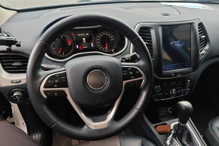 Used Jeep Cherokee 2016 2.4L Leading Edition Steering Wheel