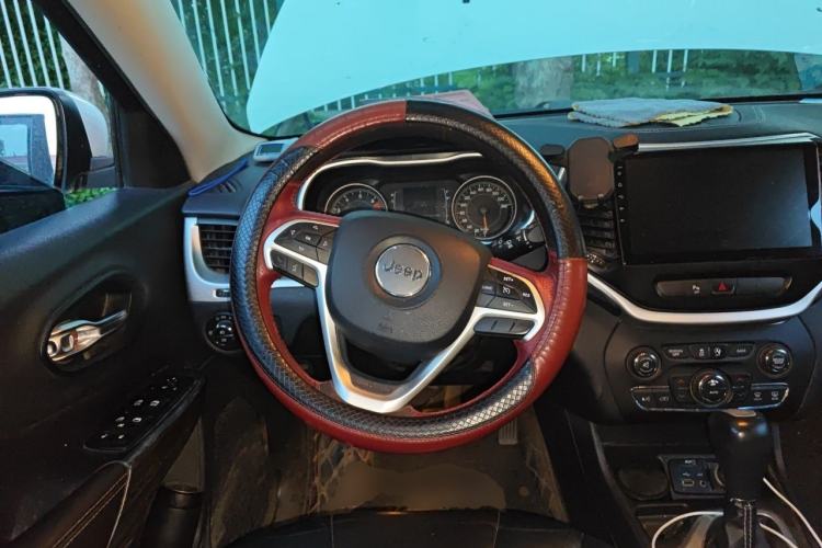 Used Jeep Cherokee 2016 2.4L Leading Edition Steering Wheel