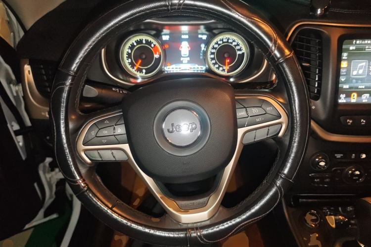 Used Jeep Cherokee 2016 2.4L Superior Edition Steering Wheel