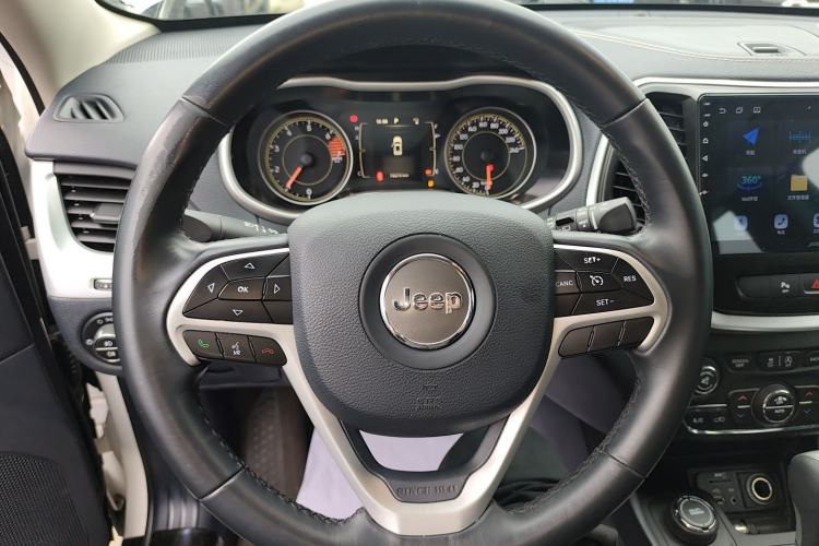 Used Jeep Cherokee 2016 2.4L Professional Edition Steering Wheel