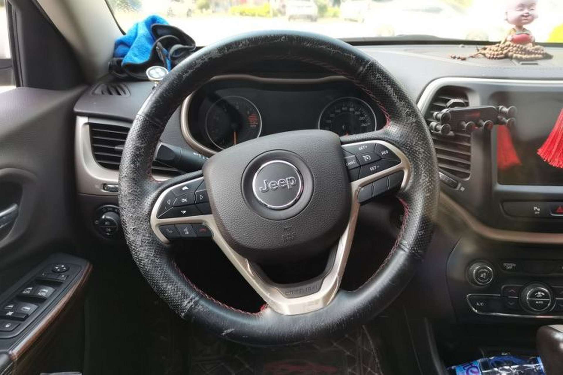 Used Jeep Cherokee 2016 2.0L Superior Edition Steering Wheel