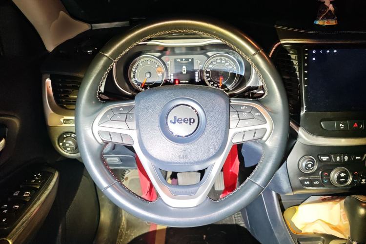 Used Jeep Cherokee 2016 2.4L Leading Edition Steering Wheel