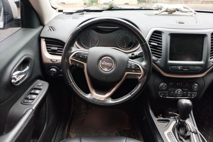 Used Jeep Cherokee 2016 2.0L Superior Edition Steering Wheel