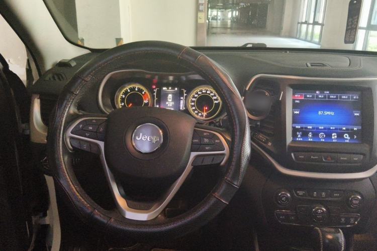 Used Jeep Cherokee 2016 2.4L Leading Smart Version Steering Wheel