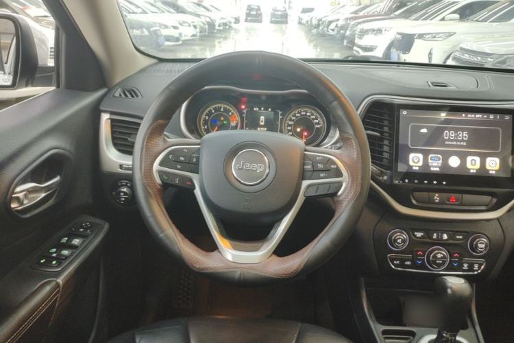 Used Jeep Cherokee 2016 2.4L Leading Edition Steering Wheel