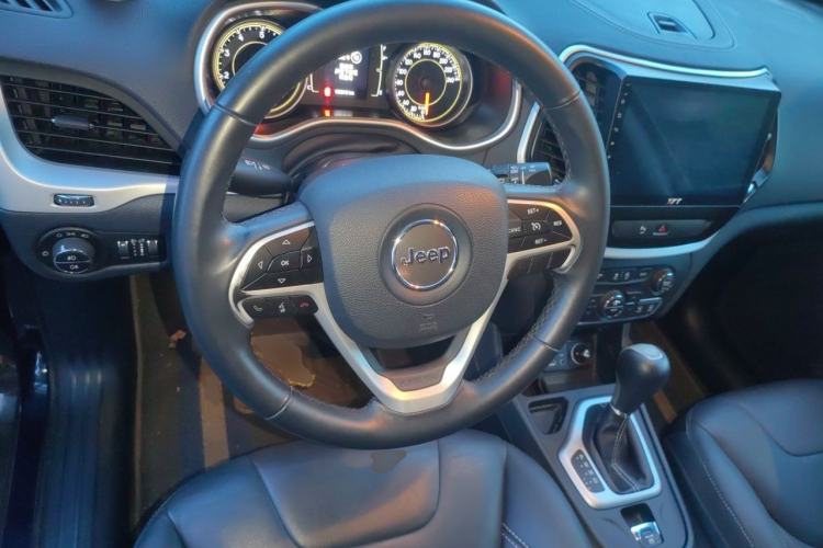 Used Jeep Cherokee 2016 2.4L Leading Edition Steering Wheel