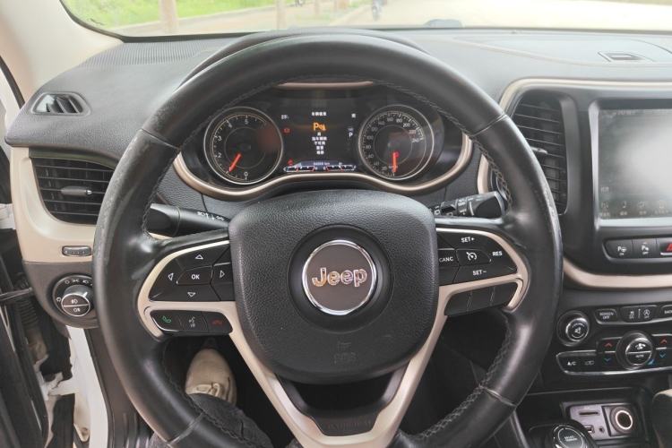 Used Jeep Cherokee 2016 2.4L Superior Edition Steering Wheel