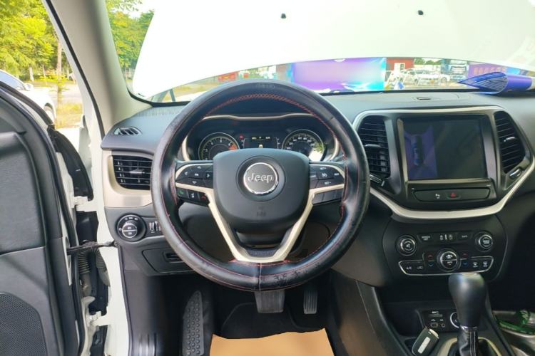 Used Jeep Cherokee 2016 2.4L Leading Edition Steering Wheel
