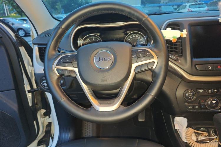 Used Jeep Cherokee 2016 2.4L Leading Edition Steering Wheel